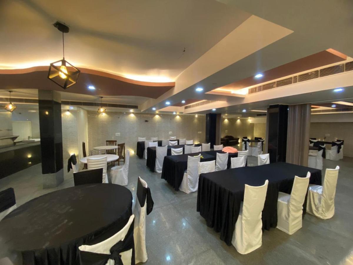 Airport Hotel Vishal Residency New Delhi Eksteriør billede