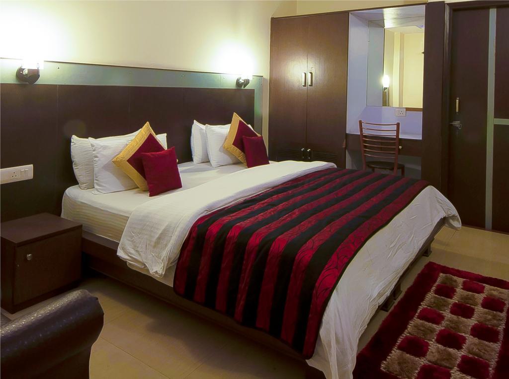 Airport Hotel Vishal Residency New Delhi Eksteriør billede