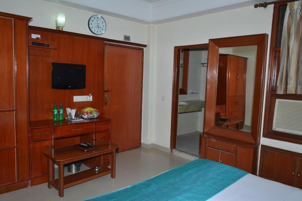 Airport Hotel Vishal Residency New Delhi Eksteriør billede
