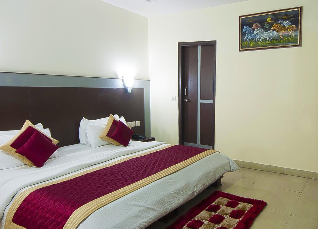 Airport Hotel Vishal Residency New Delhi Eksteriør billede