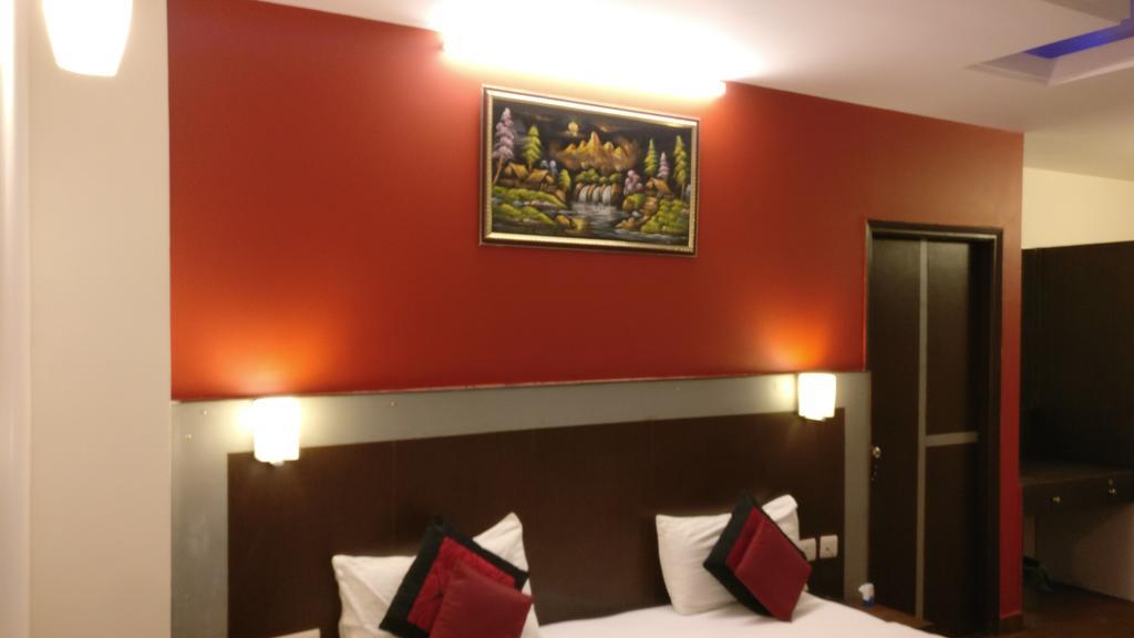 Airport Hotel Vishal Residency New Delhi Eksteriør billede