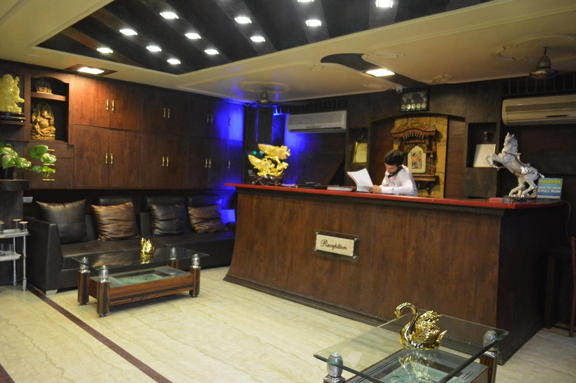 Airport Hotel Vishal Residency New Delhi Eksteriør billede
