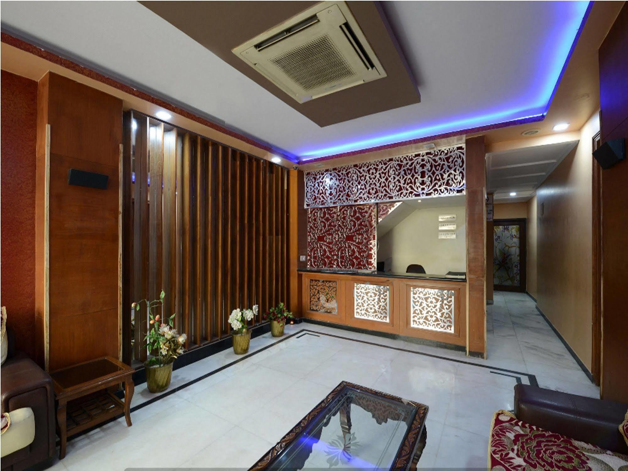 Airport Hotel Vishal Residency New Delhi Eksteriør billede