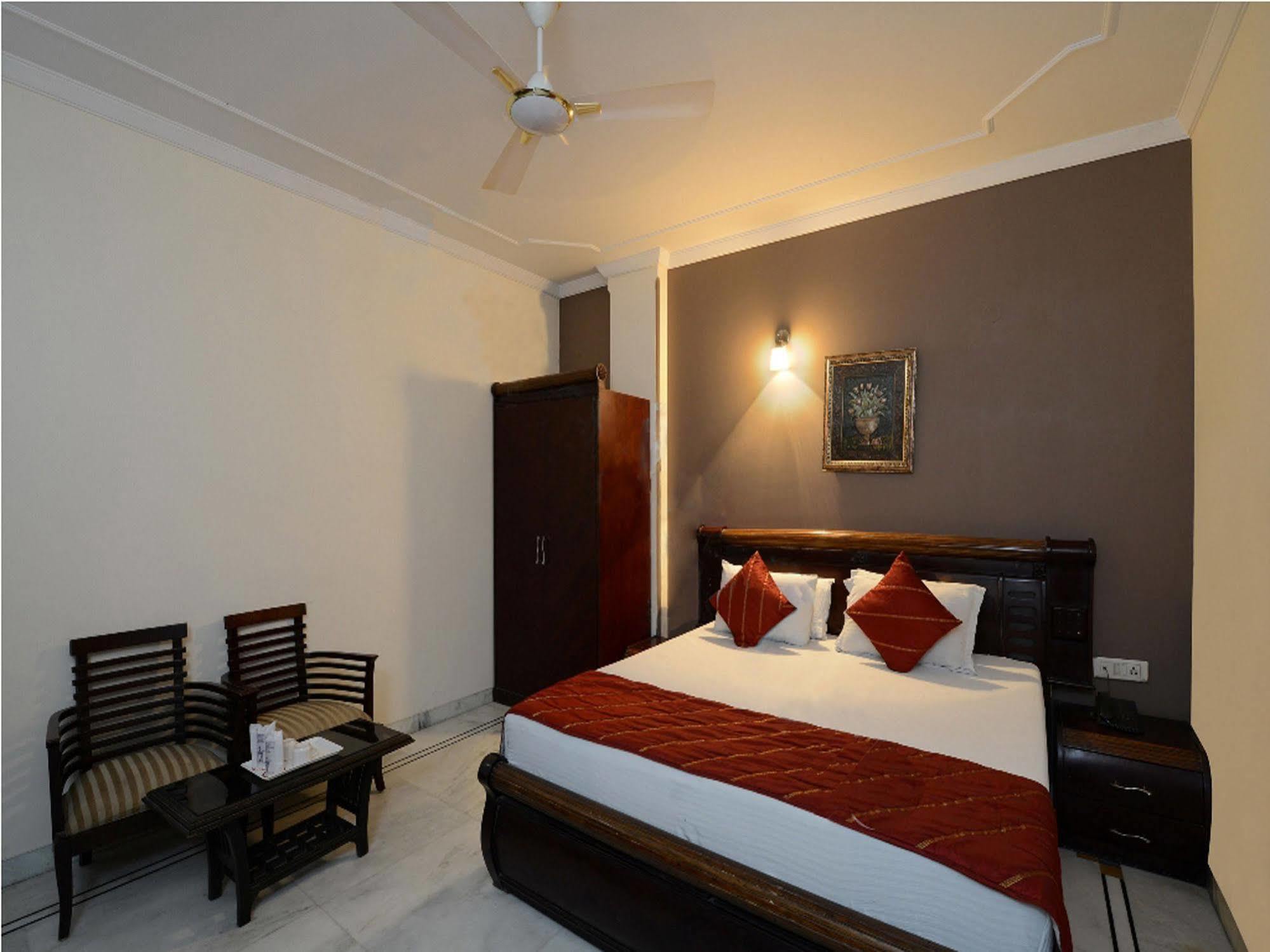 Airport Hotel Vishal Residency New Delhi Eksteriør billede