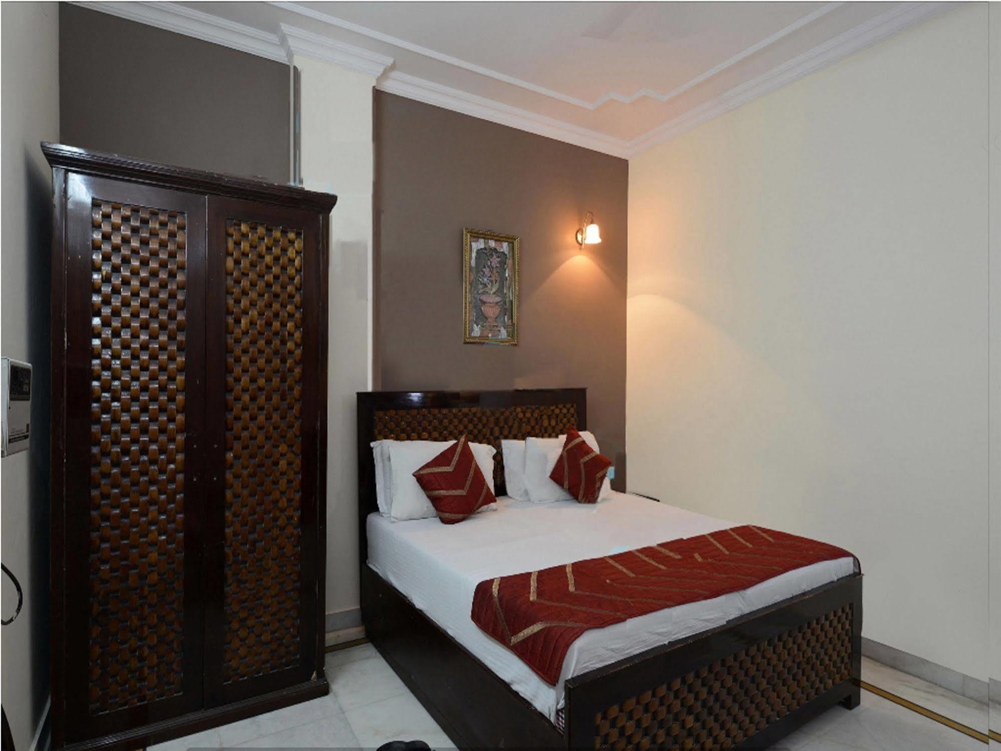 Airport Hotel Vishal Residency New Delhi Eksteriør billede