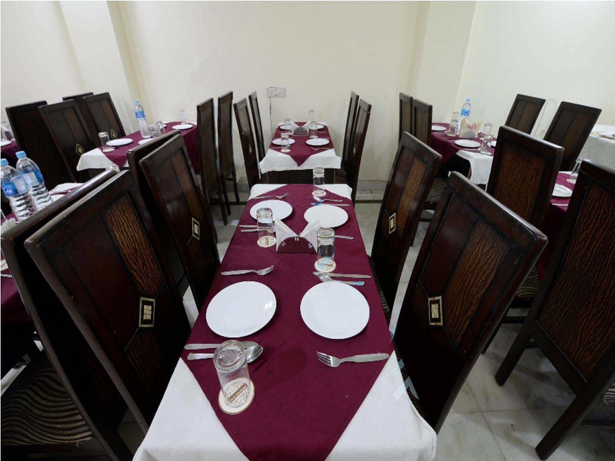 Airport Hotel Vishal Residency New Delhi Eksteriør billede