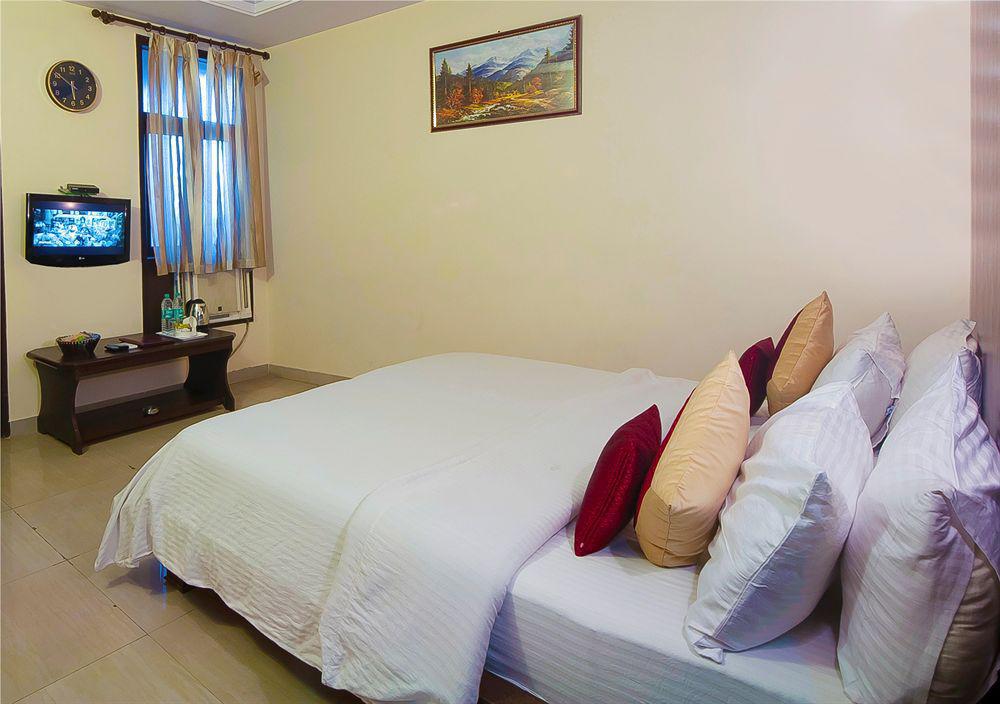 Airport Hotel Vishal Residency New Delhi Eksteriør billede